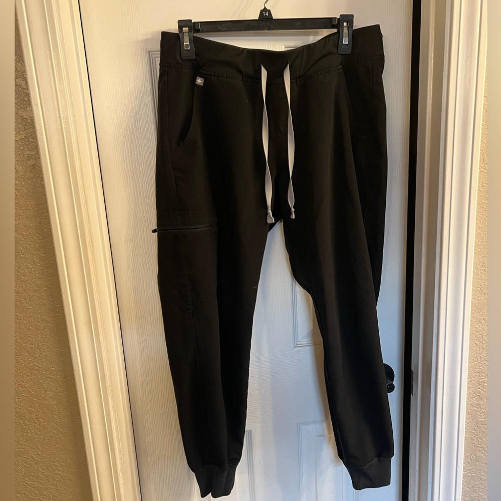 Figs black zamora scrub pants. Medium petite
